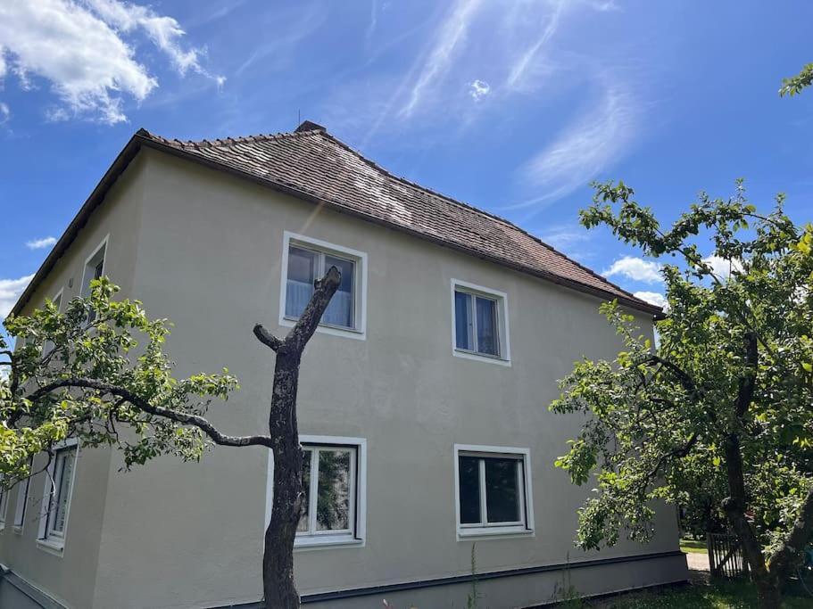 Wunderschoene Wohnung In Perfekter Lage Хильпольтштайн Экстерьер фото